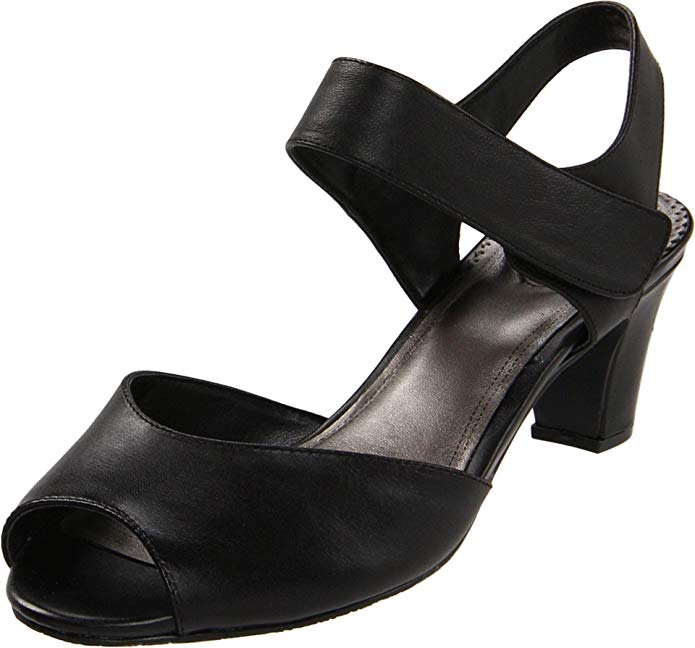 Trotters Women's Camila Peep-Toe Pump